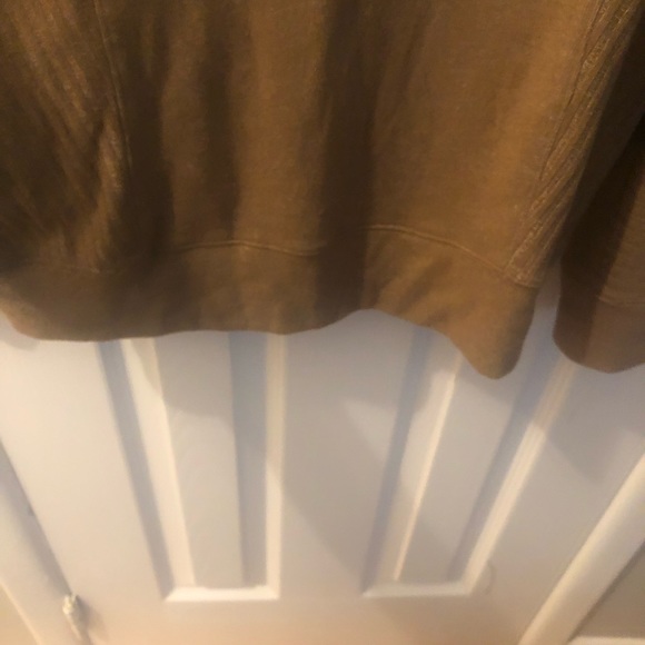 Woman’s shirt - Picture 5 of 6